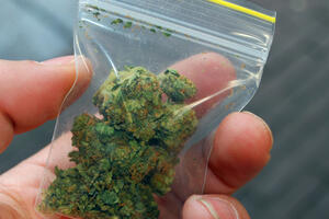 Cetinje: Kod maloljetnika pronađeno 14 grama marihuane
