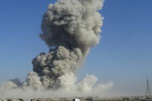 Irački avioni uništili kolonu cisterni sa naftom IS