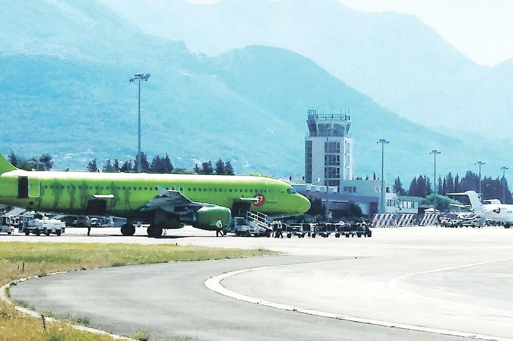 aerodrom Tivat, Foto: Siniša Luković