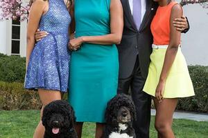 Obama sa porodicom otputovao na odmor na Martine vinograde