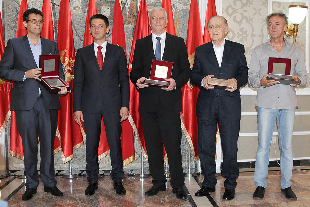 Trinaestojulska nagrada, Foto: Zoran Đurić