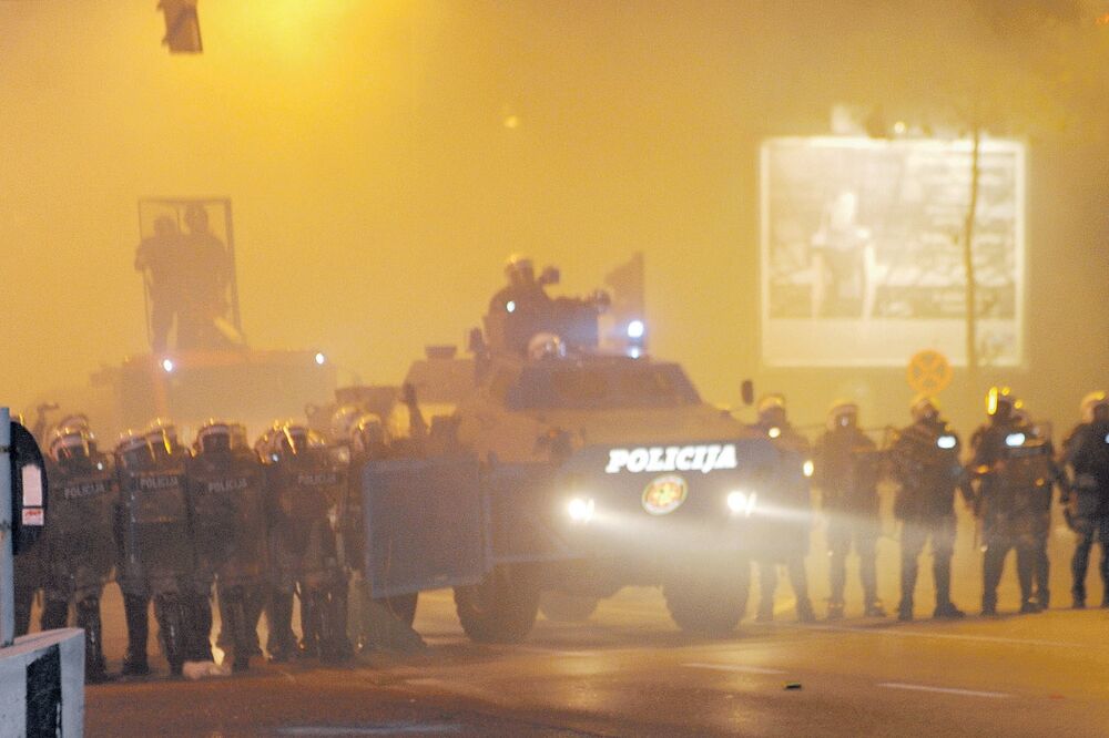 Gušenje protesta 24. oktobra, Foto: Savo Prelević