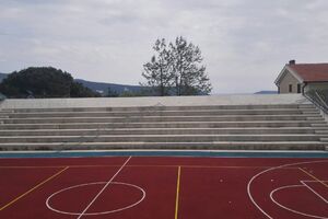 Herceg Novi: Na meti vandala dječija igrališta i sportski tereni