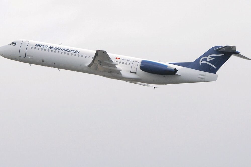 Montenegro Airlines Fokker F 100, Foto: Boris Pejović