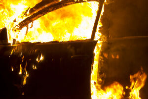 Kotor: Audi i plovilo uništeni u požaru