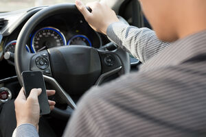 "Pušti neka zvoni": Ne koristiti mobilni telefon u vožnji