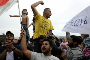 Izbjeglice i dalje protestuju u Idomeniju