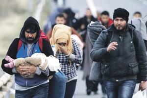 Močnik: Moguće da migranti dođu i do Crne Gore
