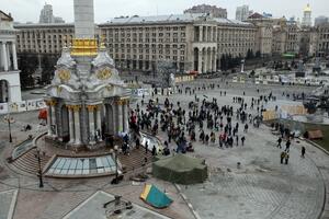 Ukrajinski nacionalisti podigli šatore na Majdanu: Traže ostavku...