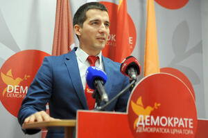 Bečić pisao Krivokapiću: Da se lideri partija vide odmah nakon...