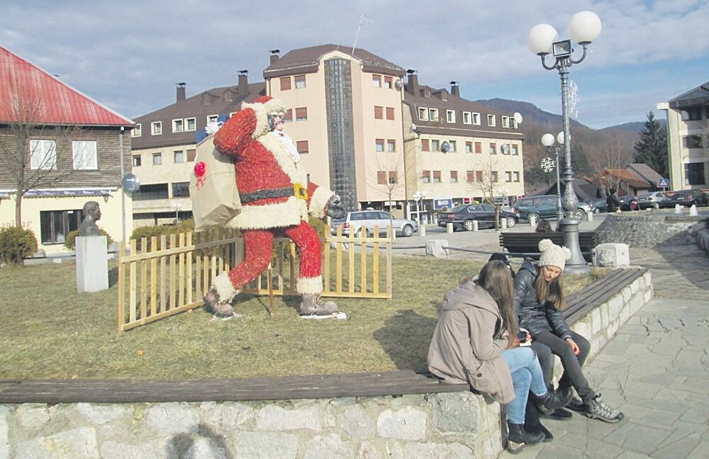 Kolašin, skulpture, Mladen Karišik