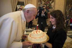 Papa Franjo napunio 79 godina: Popularniji nego ikad, ali ni...