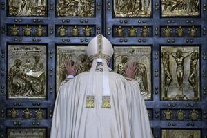 Papa označio početak katoličke svete godine milosrđa