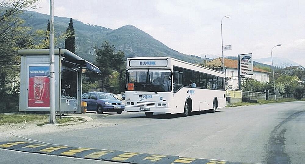 Autobus, Tivat (Novine)