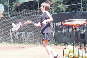 Aktivnosti za djecu: Najskuplji časovi tenisa, najjeftnije u...