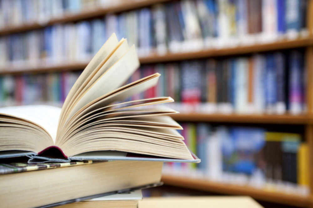 knjiga, udžbenik, biblioteka, Foto: Shutterstock.com