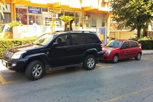 Samardžić i drugi džip Ministarstva odbrane parkira na...