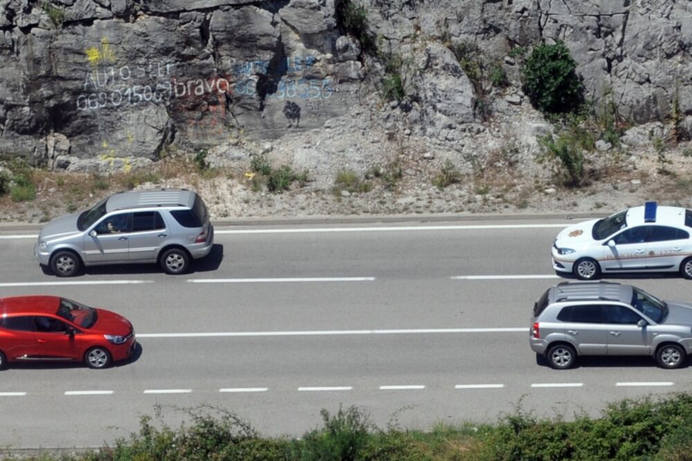 akcija Helikopter, kontrola saobraćaja, AMSCG, Foto: Savo Prelević