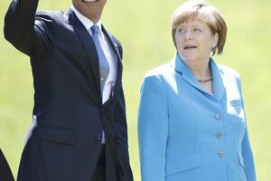 Obama i Merkelova: Zadržati Grčku u eurozoni