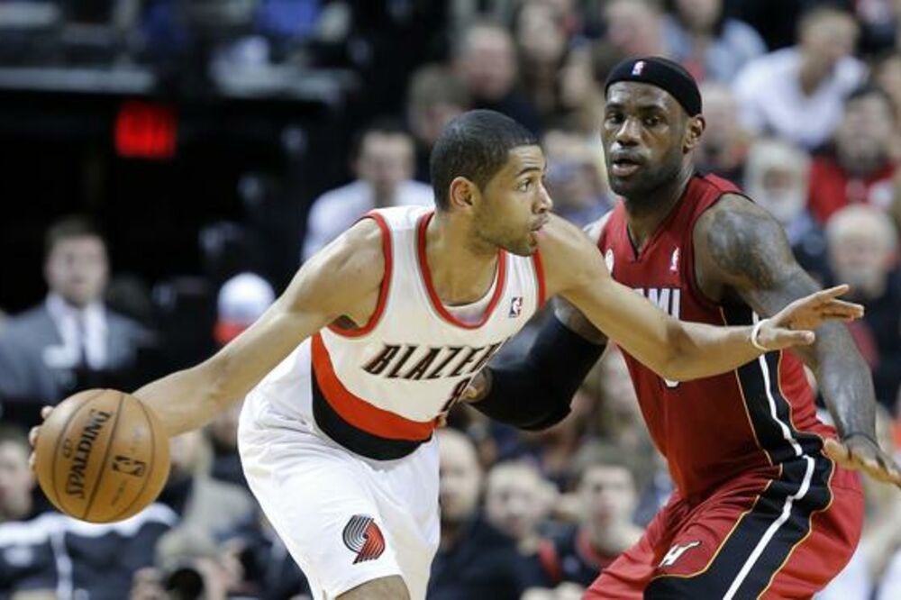 Nikola Batum i Lebron Džejms, Foto: Beta/AP