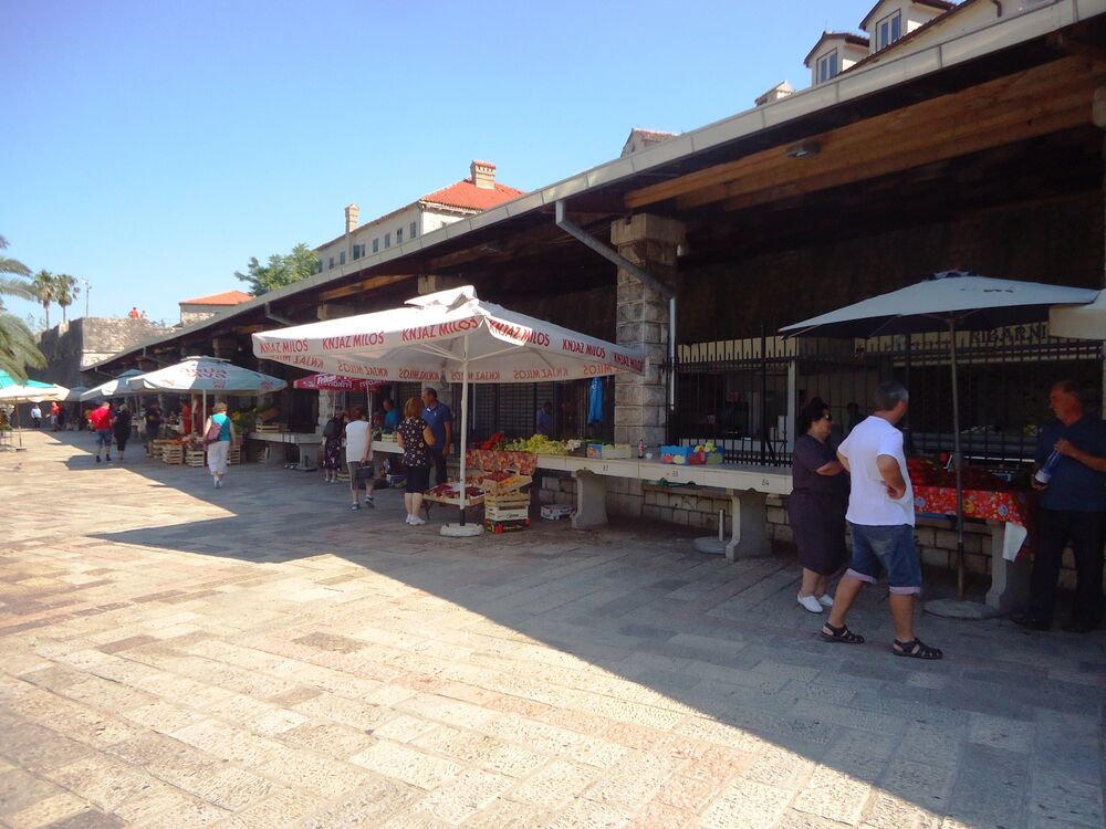 Kotor, pijaca