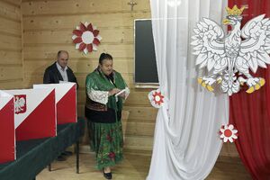 Poljska: Zbog smrti na biralištu produžena izborna ćutnja