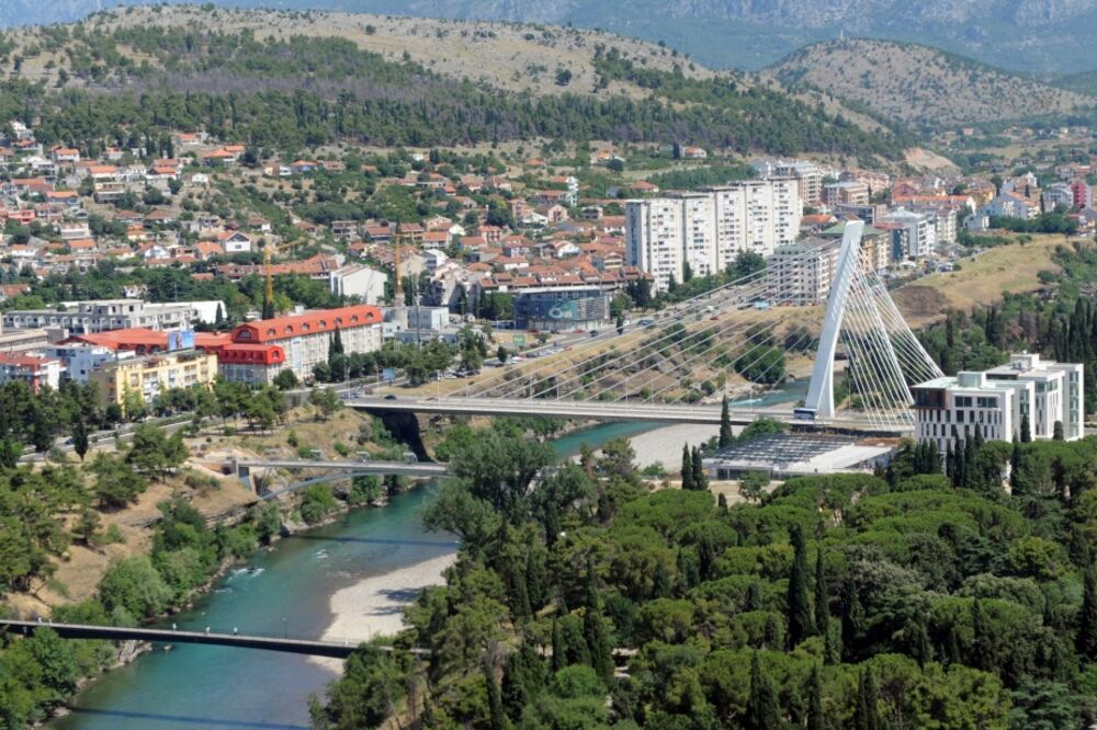 Podgorica, šetnja, kafići, Foto: Savo Prelević