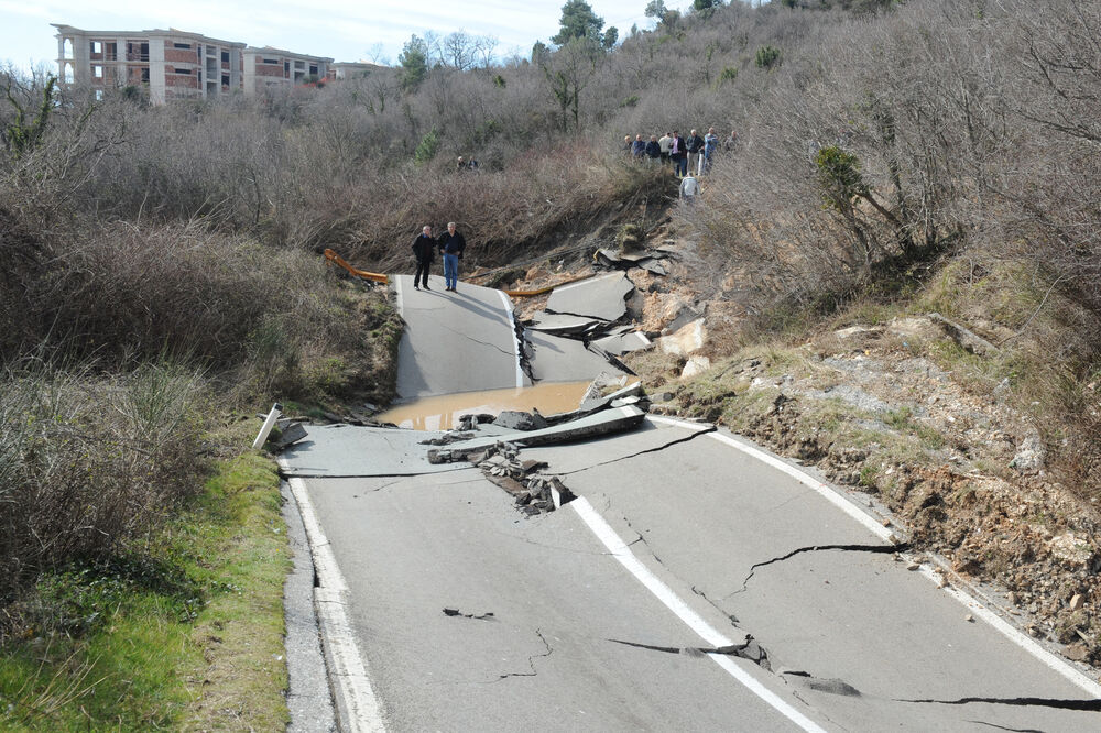 odron, Markovići, klizište, Foto: Savo Prelević