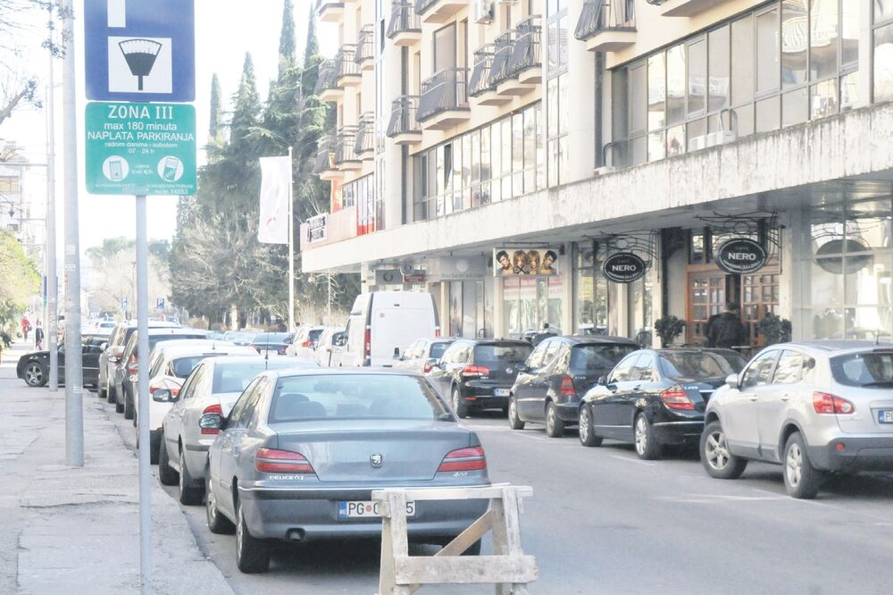 Podgorica, parking, Foto: Vesko Belojević