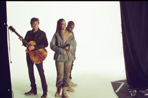 Pol, Rijana i Kanje snimili spot: Svi u džinsu