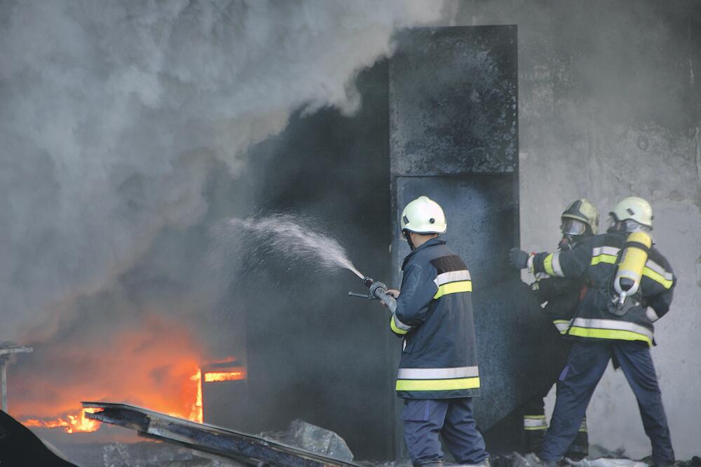 Vatrogasci, Foto: Arhiva "Vijesti"