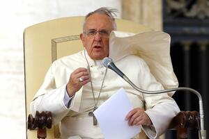 Papa smijenio karadinala Burka protivnika abortusa i gej brakova