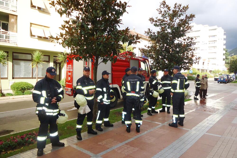 Tivatski vatrogasci, Foto: Siniša Luković