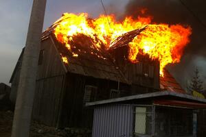 Nakon požara, porodica Jolović uskoro dobija krov nad glavom