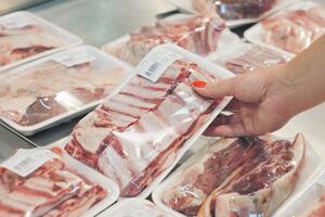 Rusija prijeti: Ako se bude kršio embargo, zabranićemo uvoz mesa...