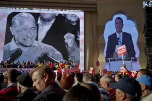 Predsjednik po premijeru: Basesku tvrdi da je Ponta bio tajni agent