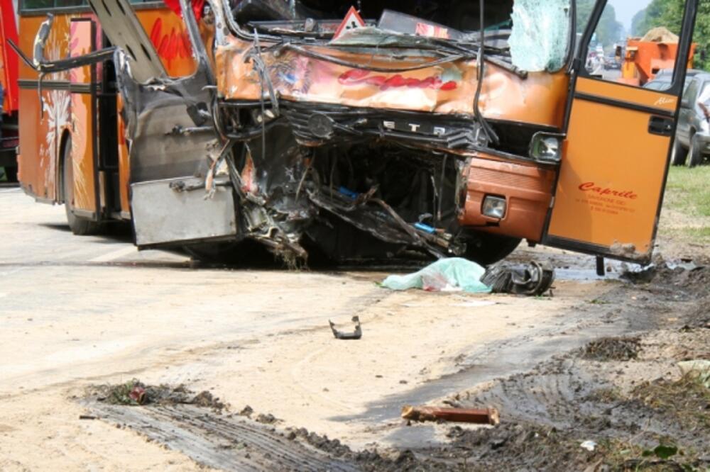 Autobus, nesreća, Foto: Shutterstock