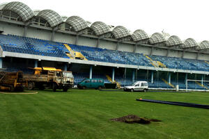 Počela rekonstrukcija terena na gradskom stadionu