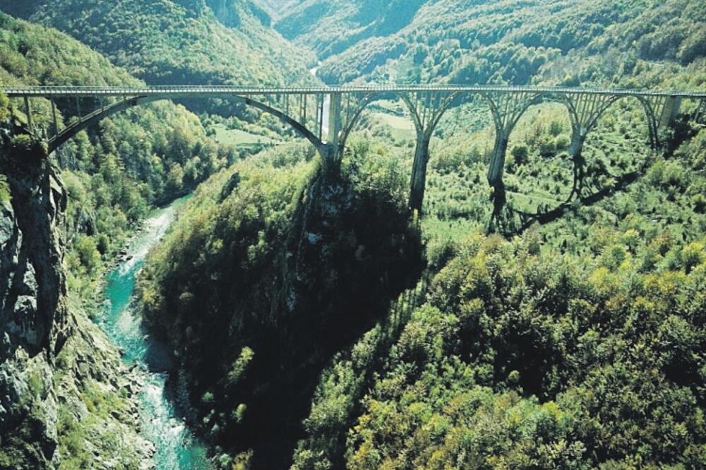 Kanjon Tare (novina), Foto: Montenegro.travel