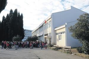 Podgorica: Učenik nožem plašio vršnjakinju