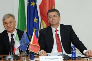 Gvozdenović traži izvinjenje "Vijesti": Nijesam bio uzdržan