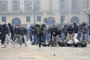 Socijalni nemiri u Italiji, dio interventne policije ih podržao