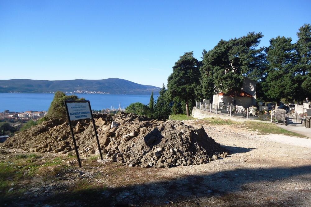 Nelegalna deponija, tivat, Foto: Siniša Luković