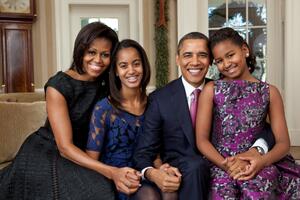 Barak i Mišel Obama: Ne želimo da naše ćerke koriste Facebook