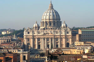 Vatikanska banka zatvorila 900 računa