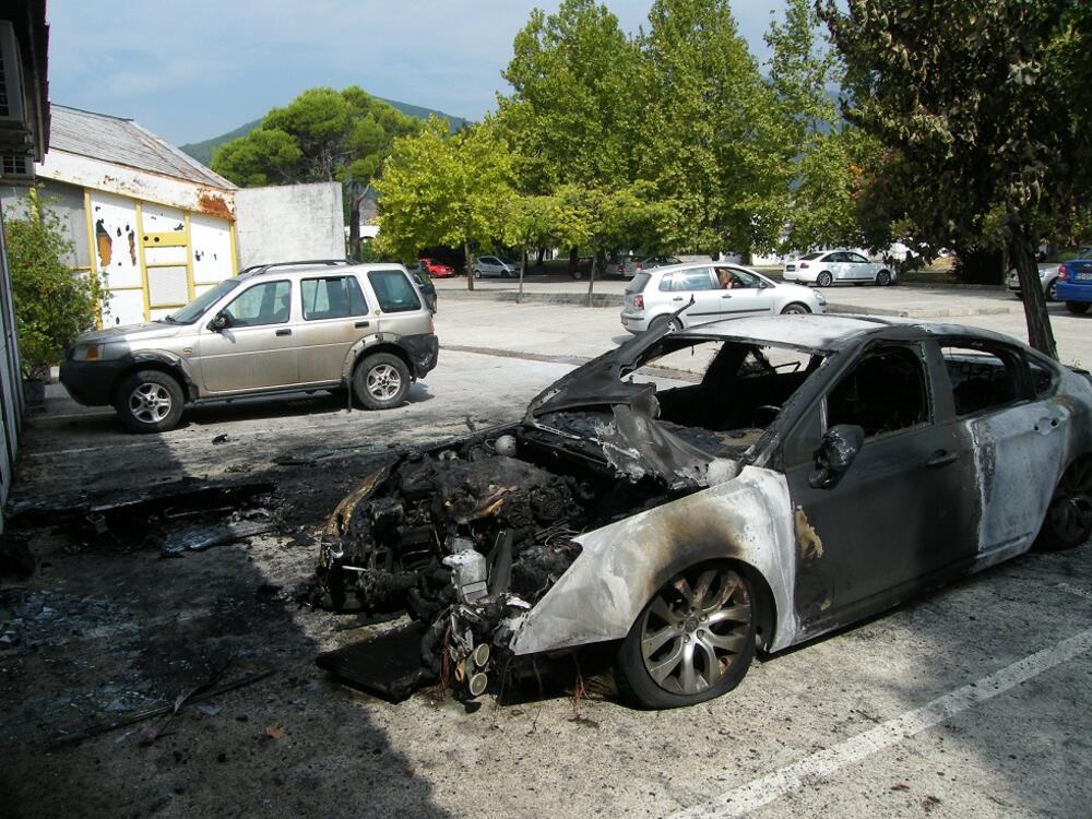 zapaljeni automobil, Rajko Bujković