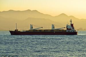 Crnogorski pomorci zatočeni u Alžiru zbog problema kompanije