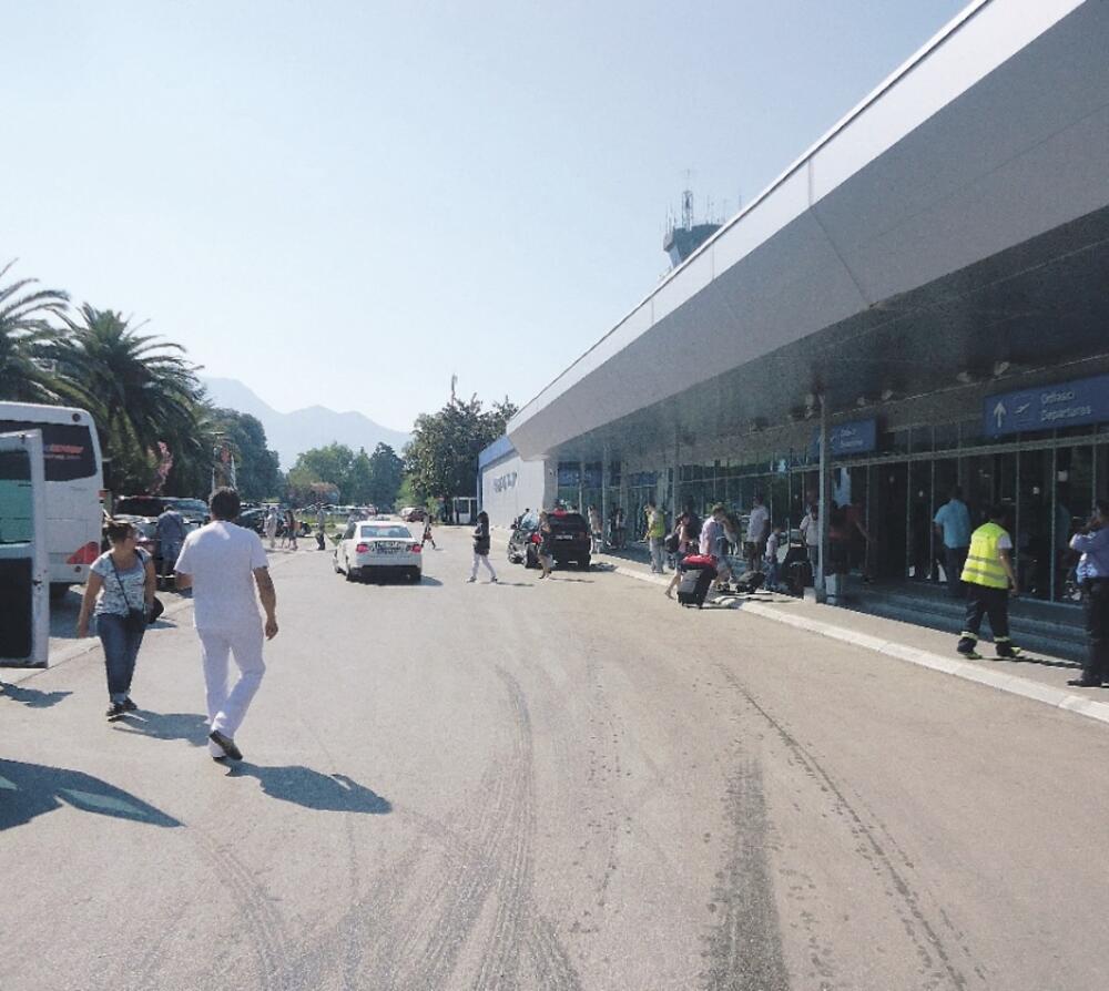 aerodrom, Tivat