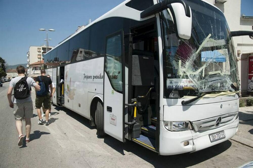 Kamenovani autobus, Foto: Slobodna Dalmacija