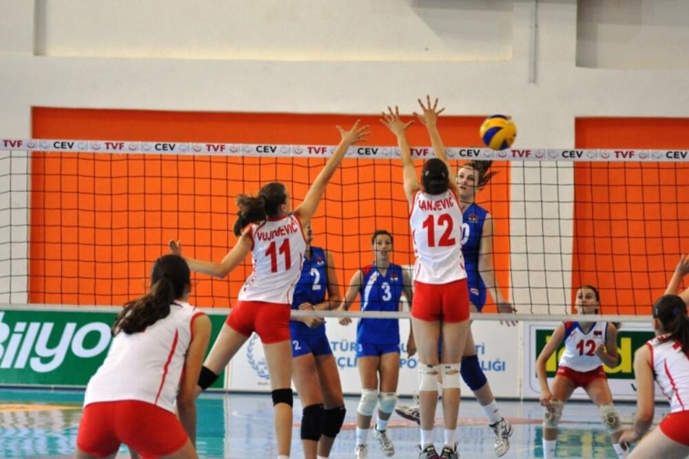 Crna Gora - Srbija, kadetkinje, Foto: Balkanvolleyball.org